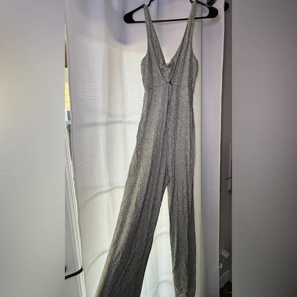 Abercrombie Floral Cutout Jumpsuit Sage Green – Small Tall - Picture 2 of 10